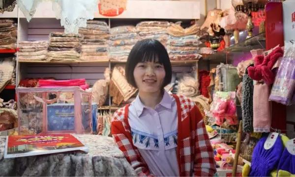 “就算現(xiàn)在橋南市場的經(jīng)濟一直在后退，可我覺得它是永遠不會倒閉的。”｜講
